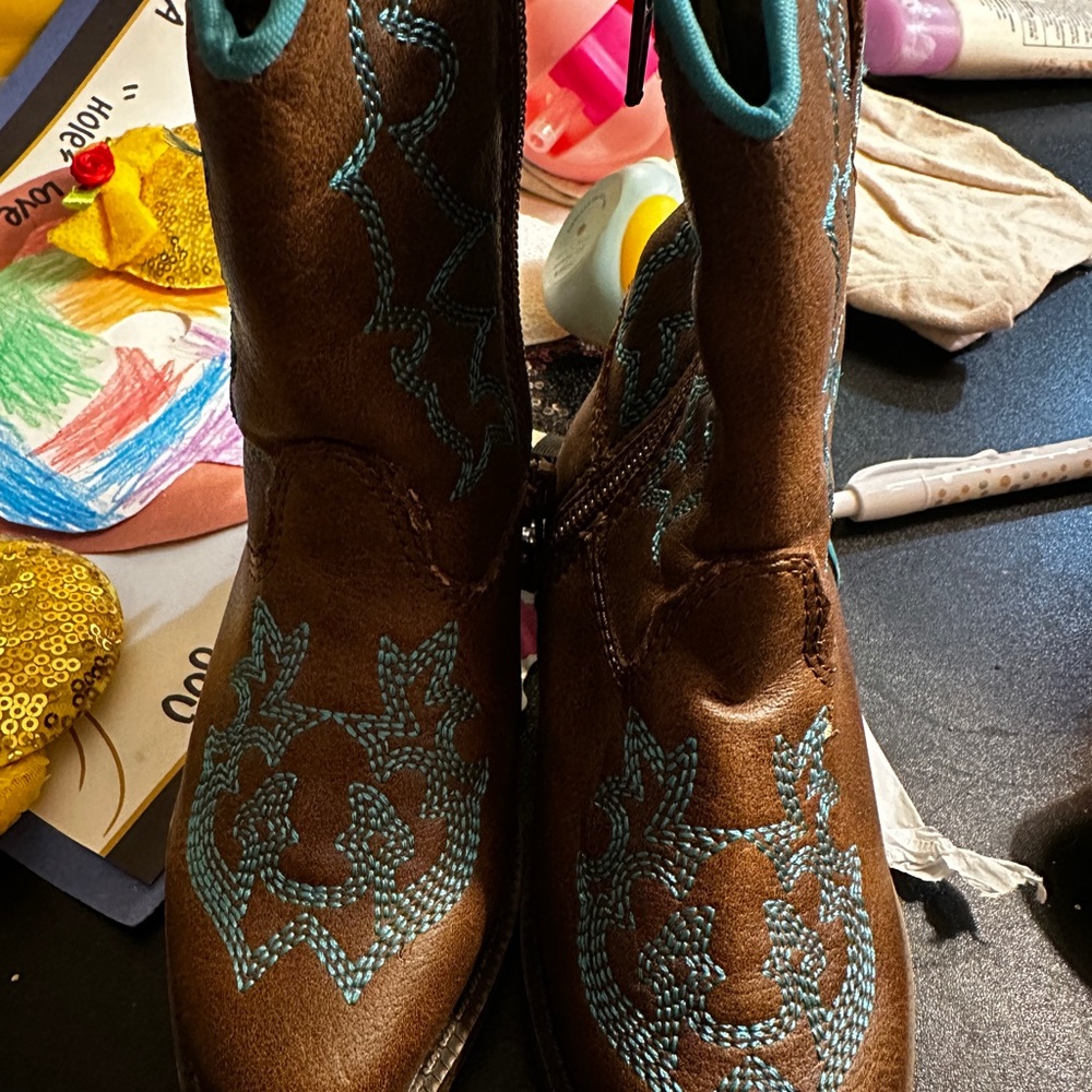 Cowboy boots in toddler size 4 never worn!